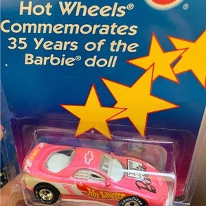 MATTEL HOTWHEELS 2nd
EDITION (1994) COMMEMORATE
D 35 YEARS OF
THE BARBIE
DOLL
